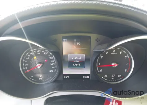 2017 Mercedes-Benz C 300 z USA, uszkodzony, nr VIN WDDWK4JB2HF522333